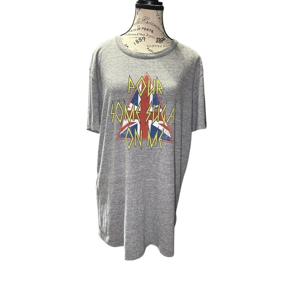 Chaser Graphic Tee Pour Some Suga On Me - Picture 2 of 7